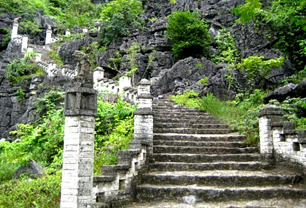 HA NOI/NINH BINH - TRANG AN ECOTOURISM  - BAI DINH PAGODA-MUA CAVE (1 DAY TOUR)